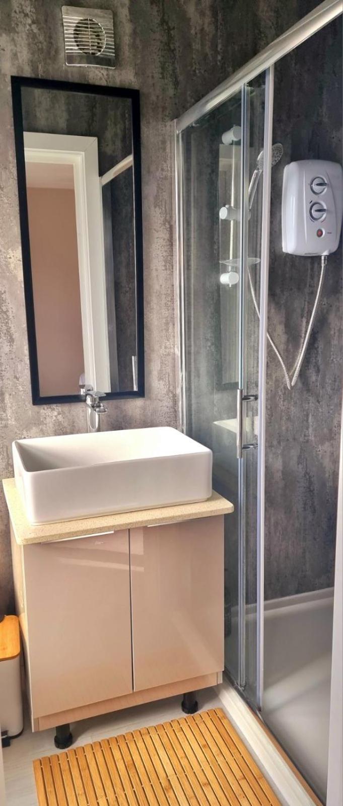 Central Winchester Serviced Apartments Экстерьер фото